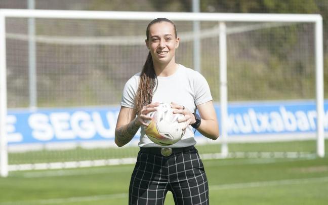 Elene Lete posa para Noticias de Gipuzkoa. / RUBEN PLAZA