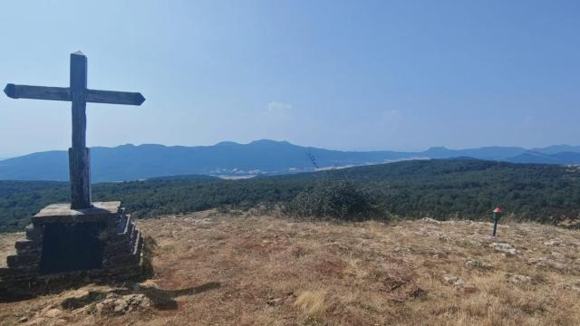 Cruz de Alda y buzón de Perriain
