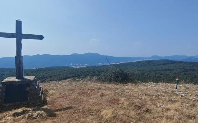 Cruz de Alda y buzón de Perriain