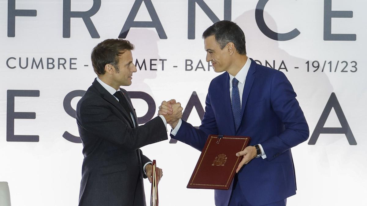 Pedro Sánchez y Emmanuel Macron en su cumbre de enero en Barcelona