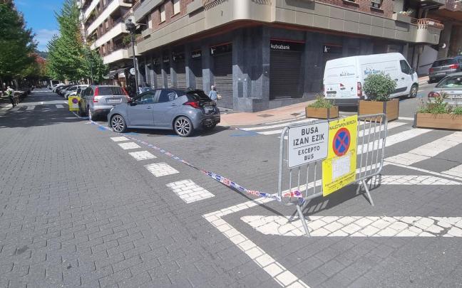 Parada de autobús en la plaza Barrendain de Beasain.