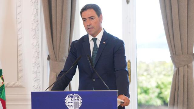 El lehendakari, Imanol Pradales, en la rueda de prensa posterior al Consejo de Miramar