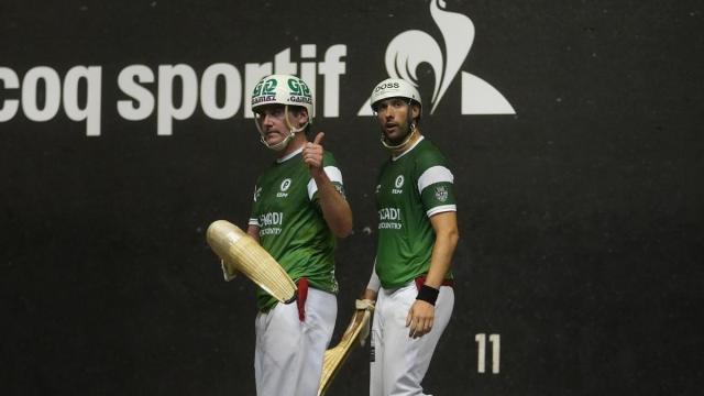 Aritz Erkiaga e Imanol Lopez durante un partido con la Euskal Selekzioa el pasado junio en Gernika.