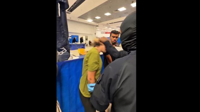 Ben Gvir publica un vídeo reprendiendo a activistas de la flotilla.