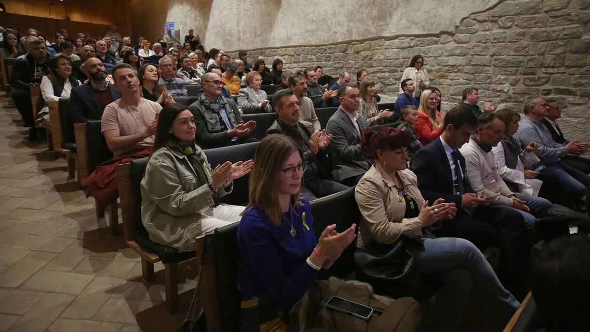 Voluntarios y representantes de organizaciones navarras, en el reconocimiento de Clúster SOS Ucrania.