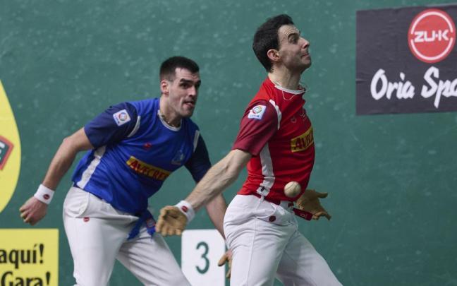Altuna y Ezkurdia en un partido del Cuatro y Medio. Iñaki Porto