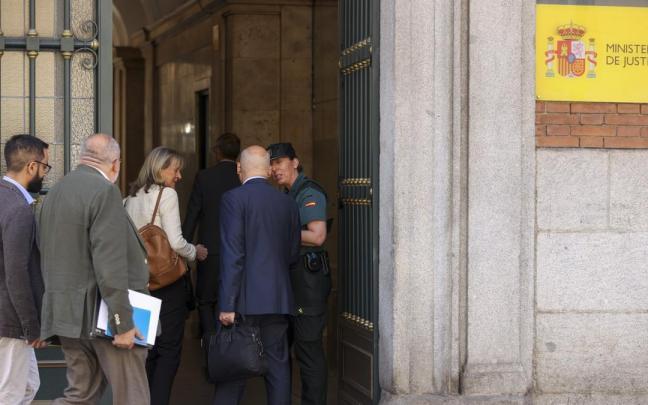 Jueces y fiscales a su llegada a la reunión con el Ministerio de Justicia.