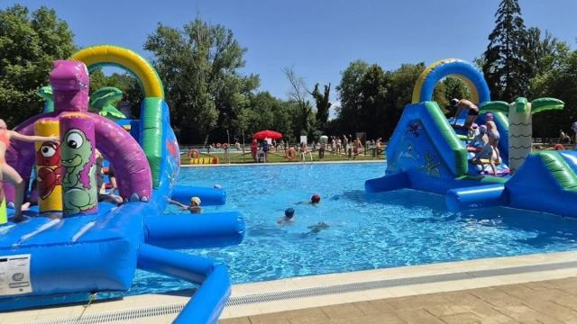 Gasteizko Gamarrako familientzako igerilekuak jolas eta aisialdi jarduerak eskainiko ditu datozen bi larunbatetan.