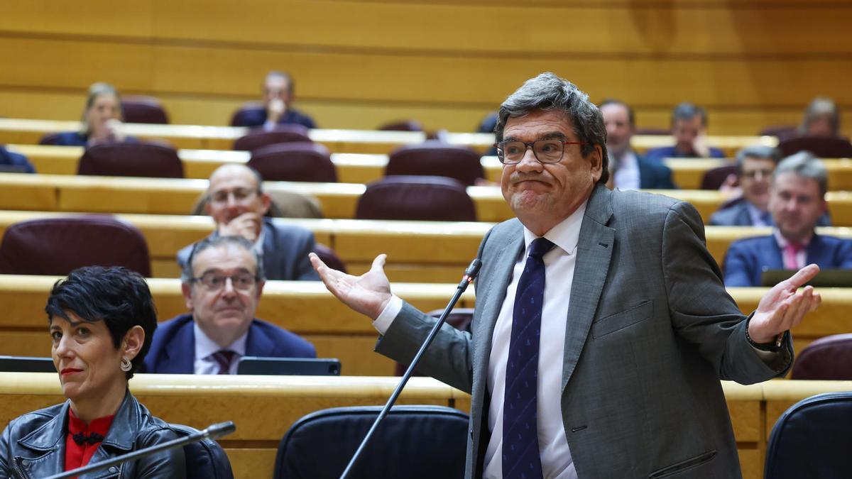 José Luis Escrivá en la sesión de control al Gobierno en el Senado.