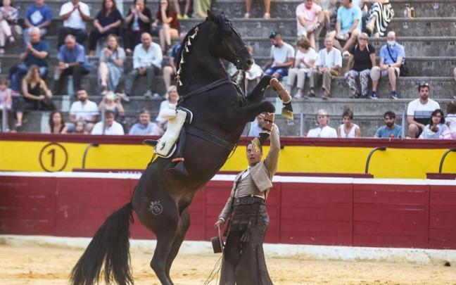 Espectáculo ecuestre en Lantarón / Caballerizas Alcor Espectáculo ecuestre en Lantarón