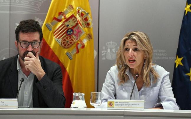 Joaquín Pérez Rey y Yolanda Díaz, en una comparecencia pública el pasado mes de diciembre. / Fernando Sánchez / Europa Press Joaquín Pérez Rey y Yolanda Díaz, en una comparecencia pública el pasado mes de diciembre.