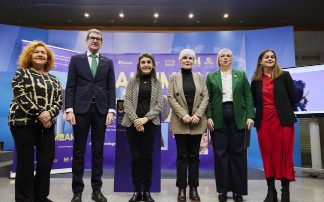 'Emakumeak gora!' es el lema de la campaña del 8 de marzo. 'Emakumeak gora!' es el lema de la campaña del 8 de marzo.