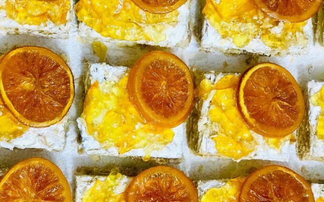 Milhojas con naranjas confitadas.