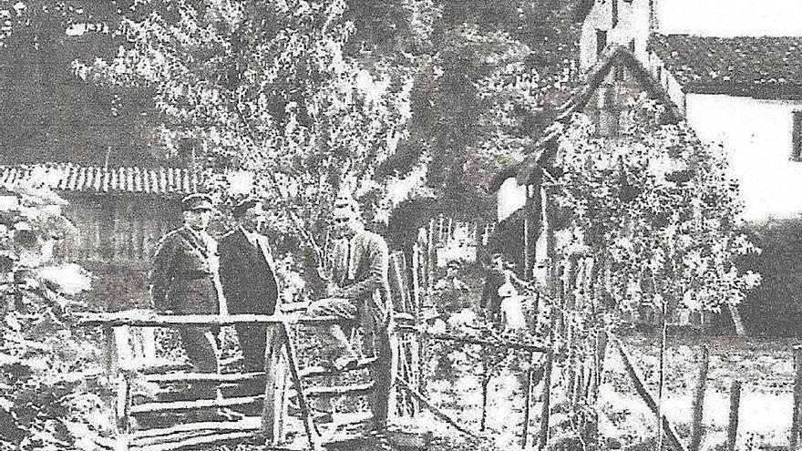 El puente de Kashkariña de Dantxarinea en la revista ‘Estampa’, en realidad el puente de Mikelenborda.