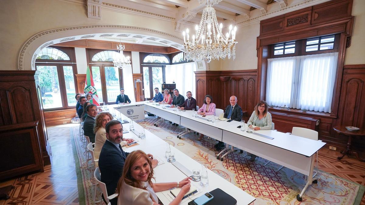 Primer Consejo del Gobierno vasco.