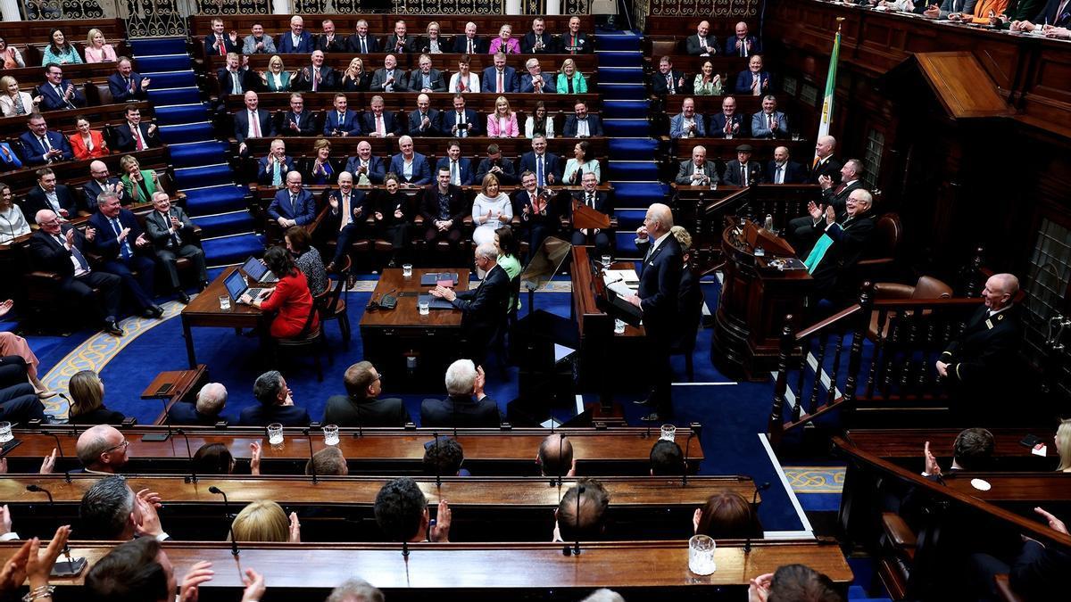 El presidente de Estados Unidos, Joe Biden, ante el Parlamento irlandés.