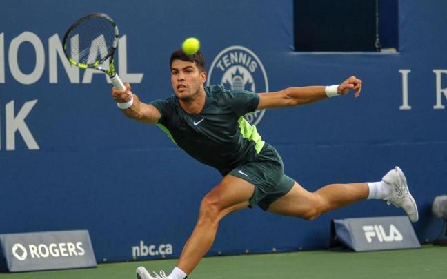 Carlos Alcaraz durante el partido ante Jordan Thompson.