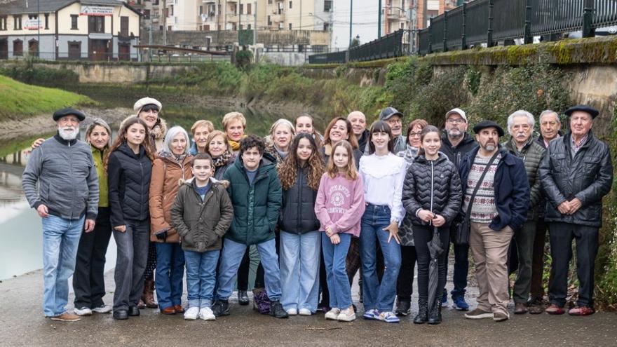 El actual elenco de Gernika Antzerki Taldea.