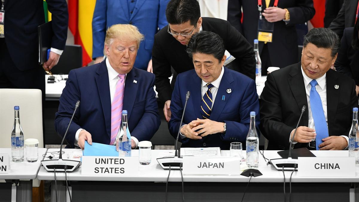 Donald Trump, el primer ministro japonés Shinzo Abe y el presidente chino Xi Jinping asisten a la Cumbre del G20.