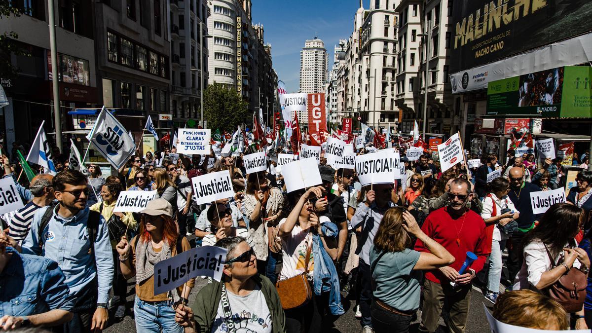 Miles de funcionarios judiciales se manifestaron en Madrid.