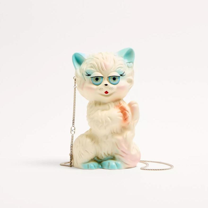 Bolso conforma de gato pintado a mano.