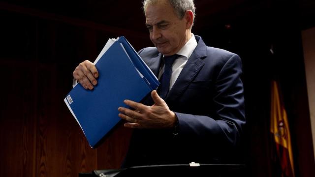 En imágenes: Zapatero comparece en la 'comisión Koldo' del Senado