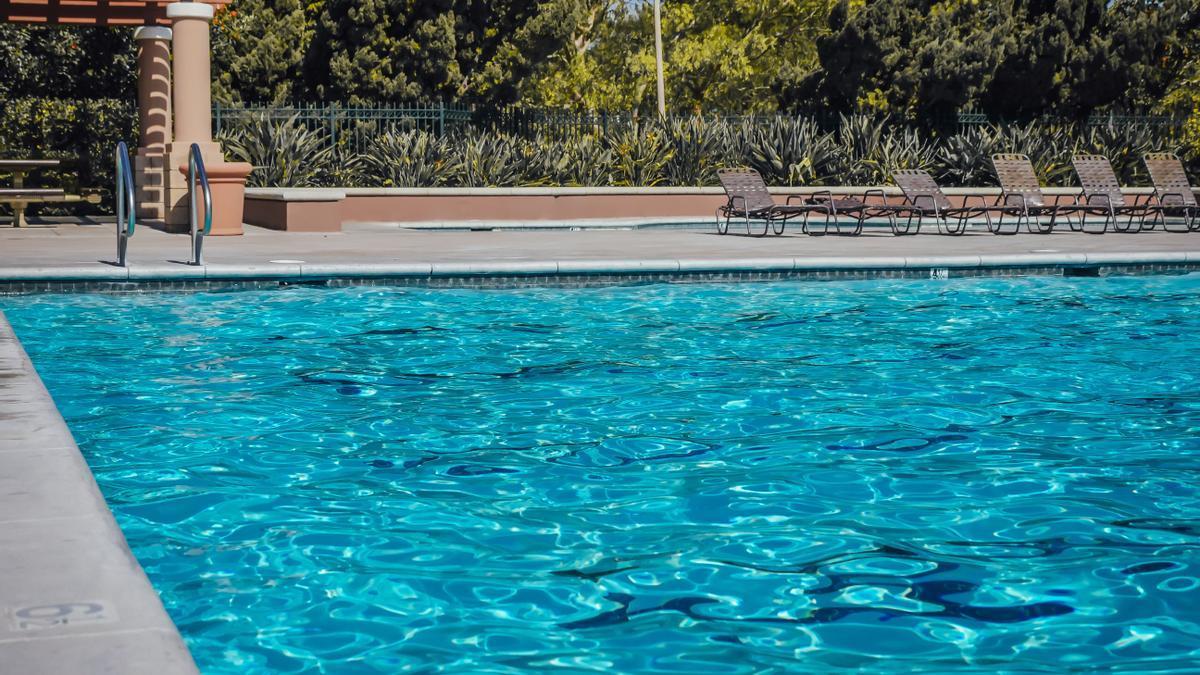 Imagen de archivo de una piscina.
