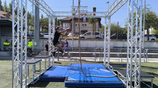 Un participante del Campeonato de Europa de OCR en los entrenamientos libres del miércoles