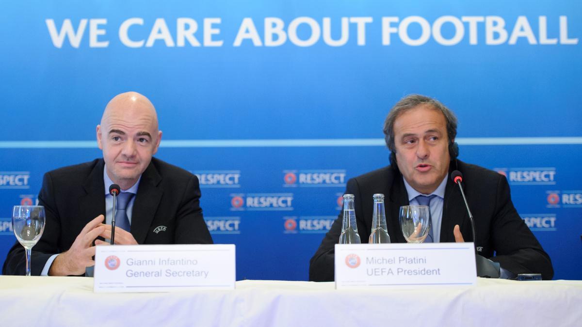 Gianni Infantino, durante su etapa como secretario general de la UEFA, junto a Michel Platini, entonces presidente del organismo europeo.
