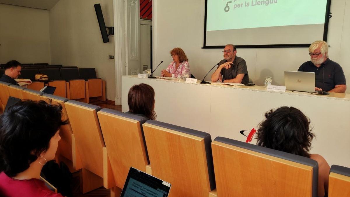 Rueda de prensa que ha ofrecido Plataforma per la Llengua.