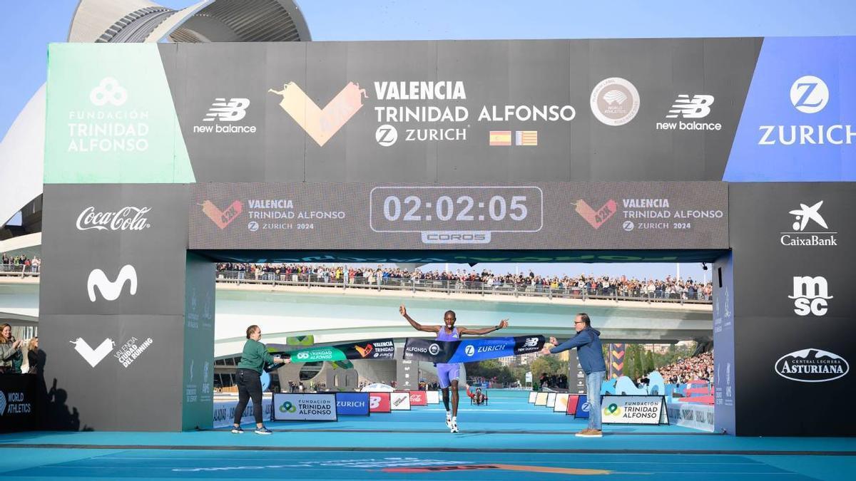 Maratón de València dona más de 189.000 euros a los afectados por la DANA