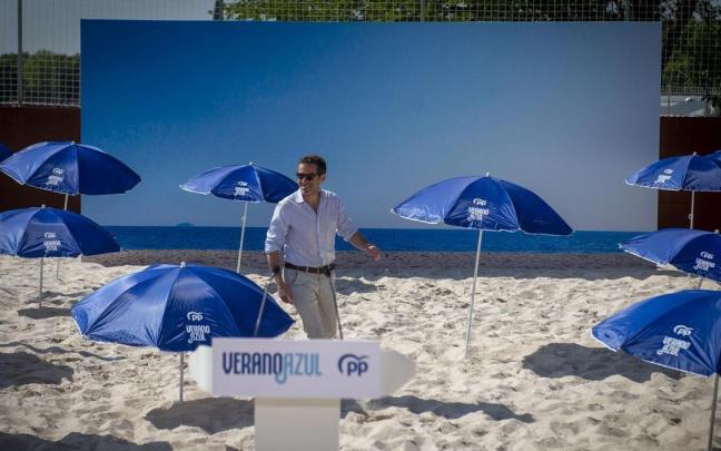 Borja Sémper en la presentación de la campaña del PP "Verano azul". Borja Sémper en la presentación de la campaña del PP "Verano azul".