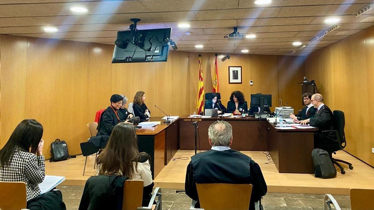 Audiencia Previa en el jugado de Vilanova i la Geltrú por la demanda de Rosa Peral contra Netflix.