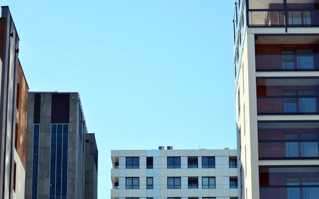 Bloques de viviendas en una zona residencial.