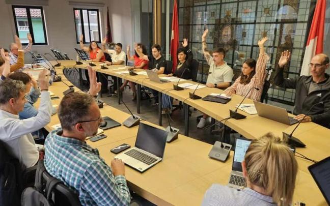 Se ha aprobado la nueva tasa de gestión de residuos municipales, con los votos a favor de EH Bildu, Guzan y PNV.