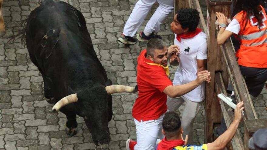 Fotos del primer encierro de San Fermín 2023, con toros de La Palmosilla