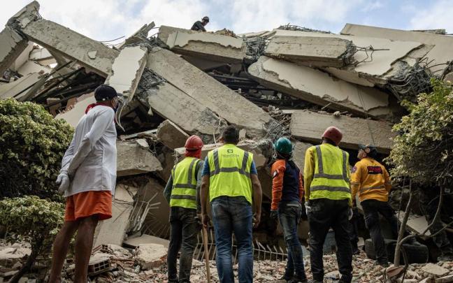 En imágenes: Rescatistas internacionales intensifican la búsqueda de supervivientes en Venezuela