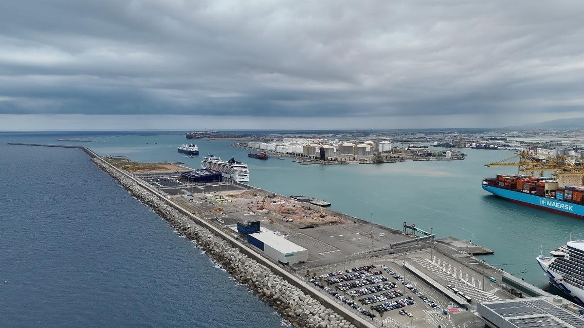 Espacio que ocupará la futura Terminal G de cruceros del Puerto de Barcelona.