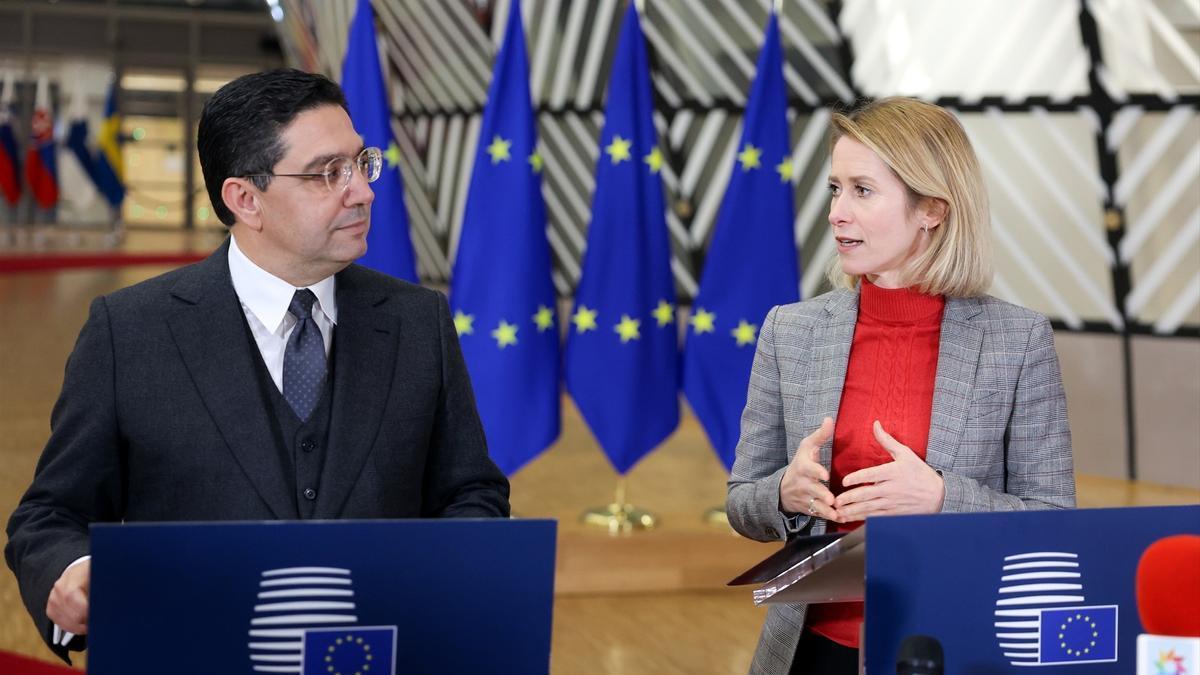 Nasser Bourita, ministro de Asuntos Exteriores y Cooperación de Marruecos, y Kaja Kallas, Alta Representante de la UE para Asuntos Exteriores.