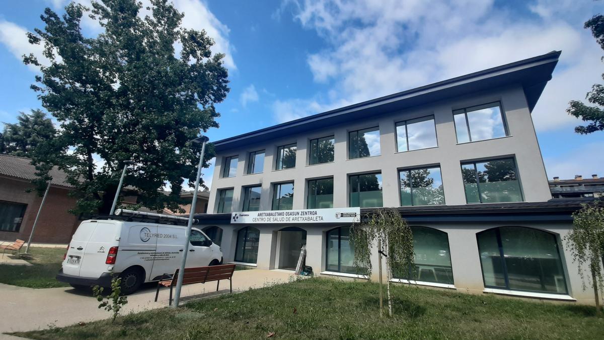 La infraestructura socio-sanitaria de Aretxabaleta inauguró su centro de salud en julio. Los servicios sociales municipales se trasladaron al mismo edificio en noviembre.