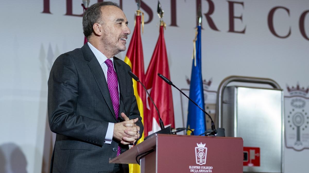 La Sala del TS presidida por Manuel Marchena abre causa por terrorismo a Puigdemont.