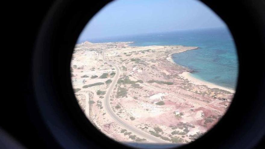 Irán advierte de que impondrá el "cierre total" de Ormuz si EEUU ataca sus centrales eléctricas