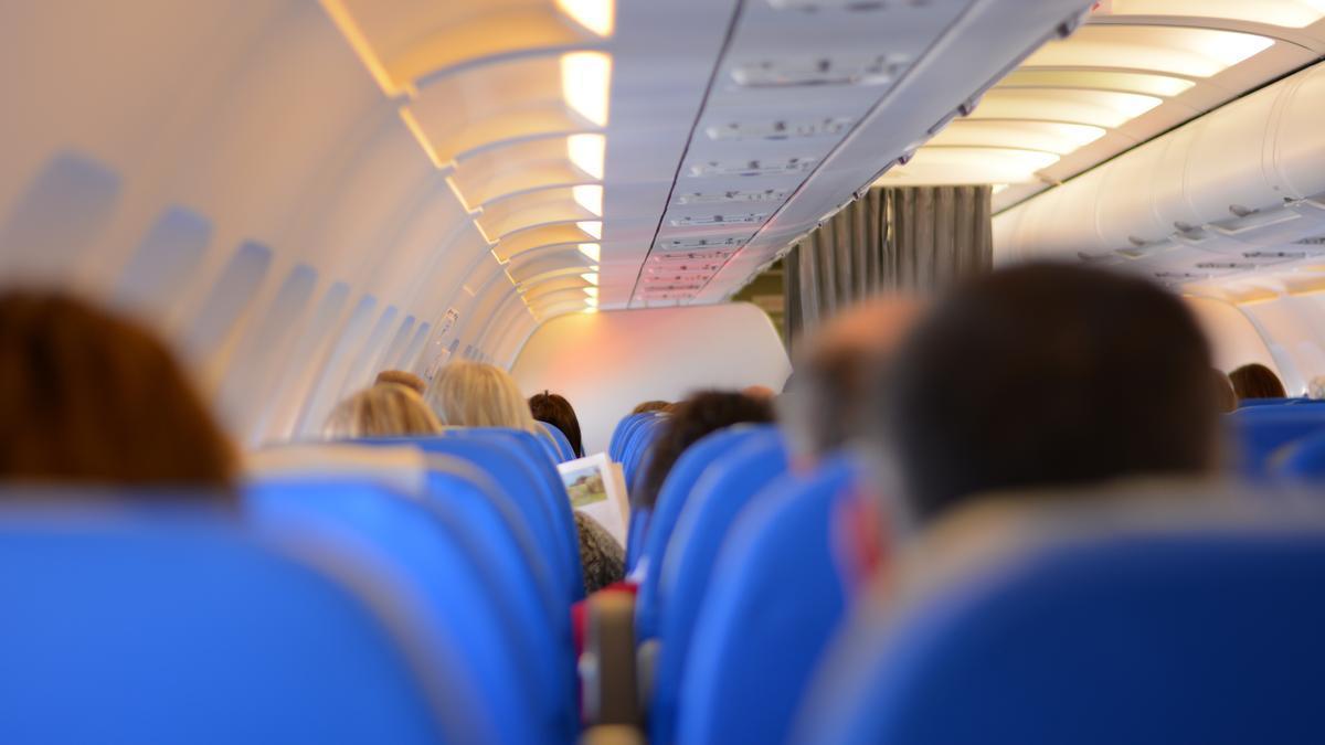 El drama obligó al avión a regresar a la terminal al no poder efectuar el despegue.