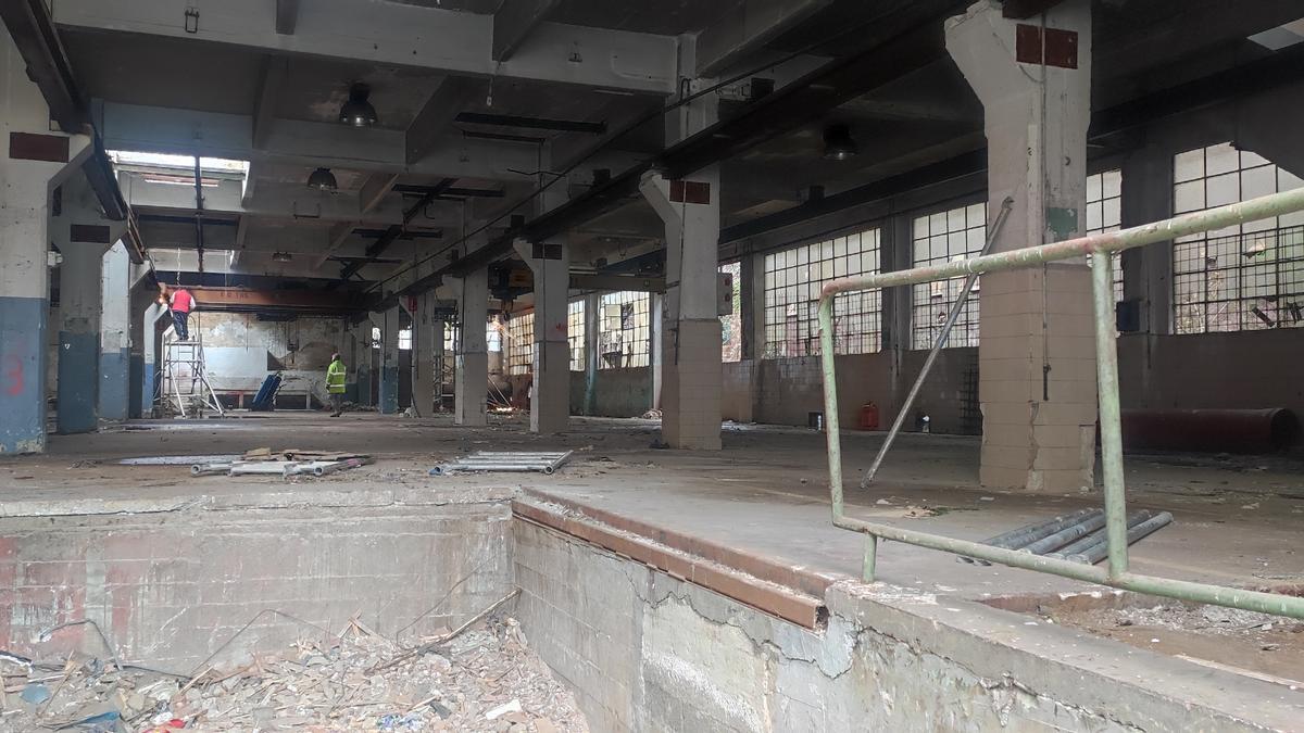 Vista del estado actual del interior del pabellón de DMP-Morkaiko en Urazandiberri.