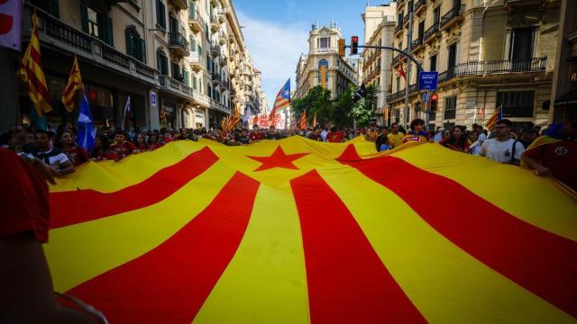 Cientos de personas durante la manifestación convocada por ANC por la Diada de Catalunya, a 11 de septiembre de 2026, en Barcelona
