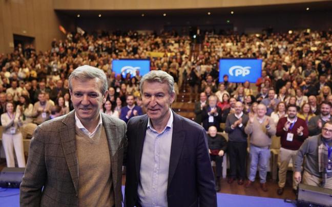 El presidente del Partido Popular, Alberto Núñez Feijóo, y el presidente de la Xunta de Galicia, Alfonso Rueda