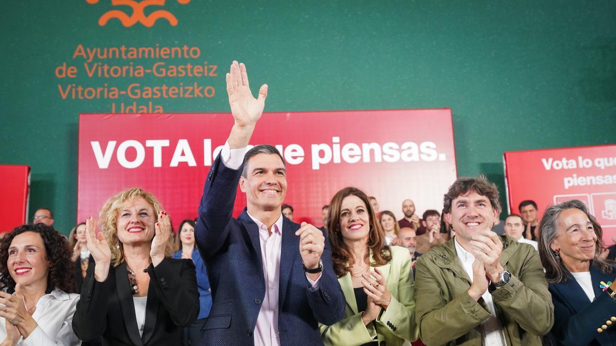 Pedro Sánchez, durante el acto electoral en Gasteiz