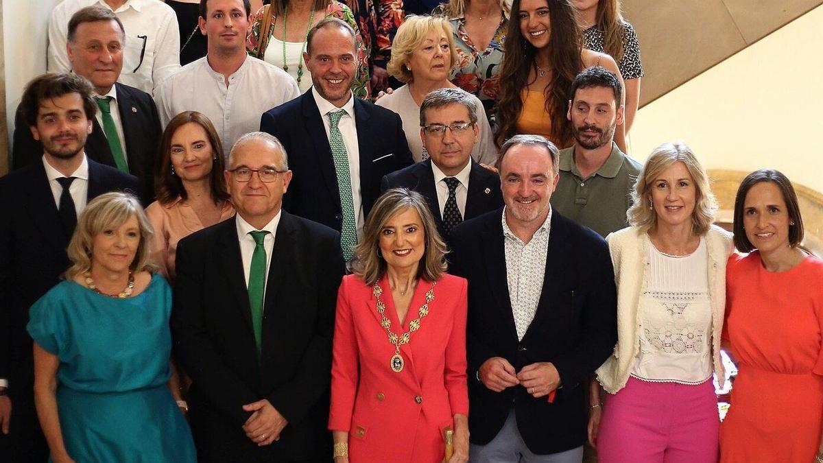 Familiares y amigos arropan a los concejales del Ayuntamiento de Pamplona