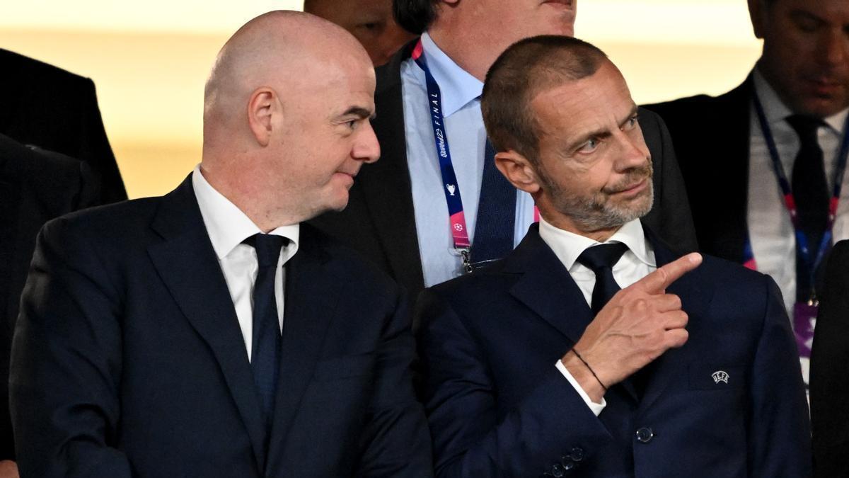 Los presidentes de la FIFA y de la UEFA, Gianni Infantino y Aleksander Ceferin, respectivamente.