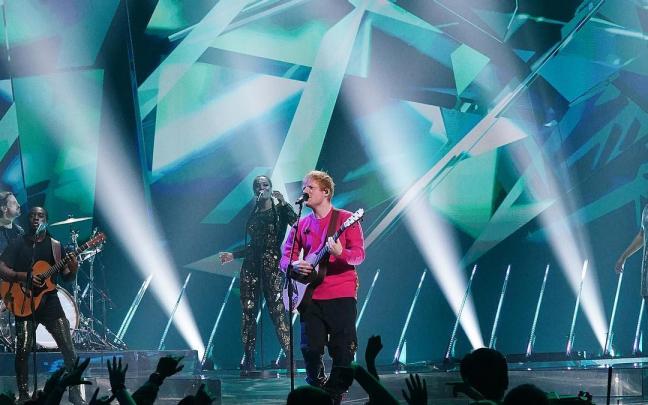 El cantante Ed Sheeran durante una actuación en unos MTV Europe Music Awards.